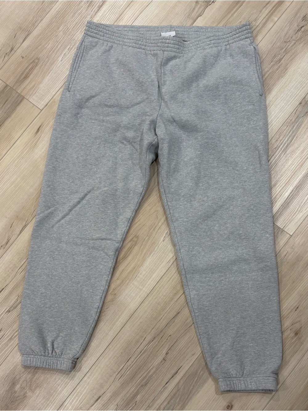 Aritzia Sweatfleece Gray cuffed Sweatpants